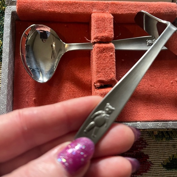 Vintage Stainless Steel baby spoon and food pusher set - Picture 3 of 8